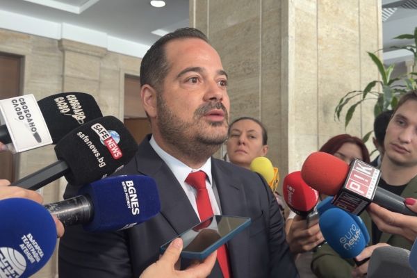 Калин Стоянов: От трибуната на парламента Ивайло Мирчев разгласи класифицирана информация, което е престъпление