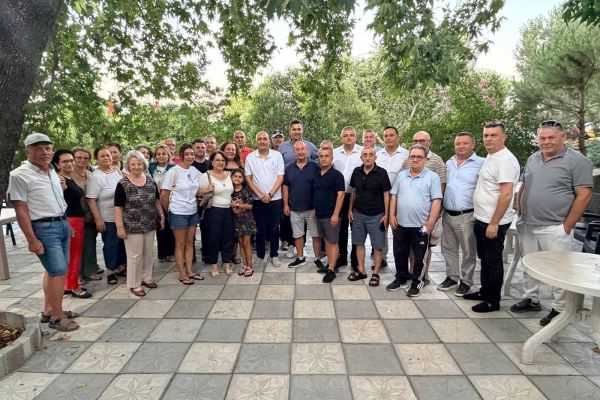 Делегация на ДПС проведе срещи с изселници в Измир