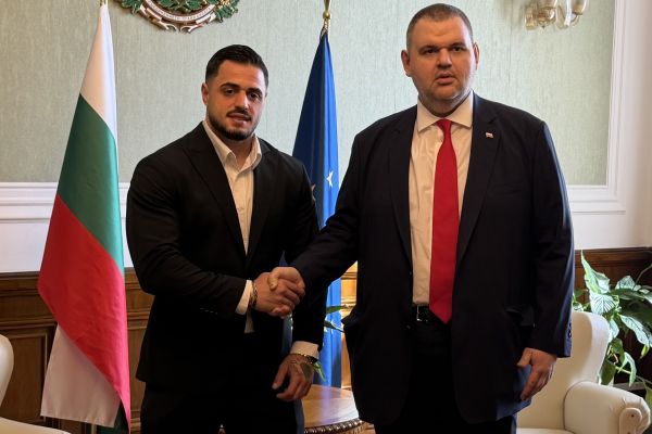 Делян Пеевски, лидер на ДПС и ПГ на ДПС-НОВО НАЧАЛО се срещна с шампиона Карлос Насар