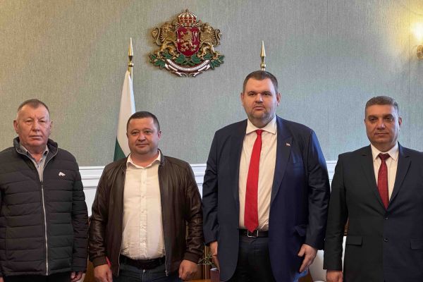 Делян Пеевски, лидер на ДПС и ПГ на ДПС-НОВО НАЧАЛО прие кмета на Лозница