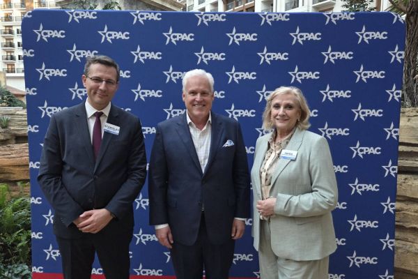 Делян Пеевски, лидер на ДПС изпрати свои представители на световната конференция на СРАС в САЩ